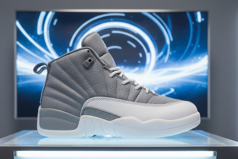 Sz 13c 
Grey & White 